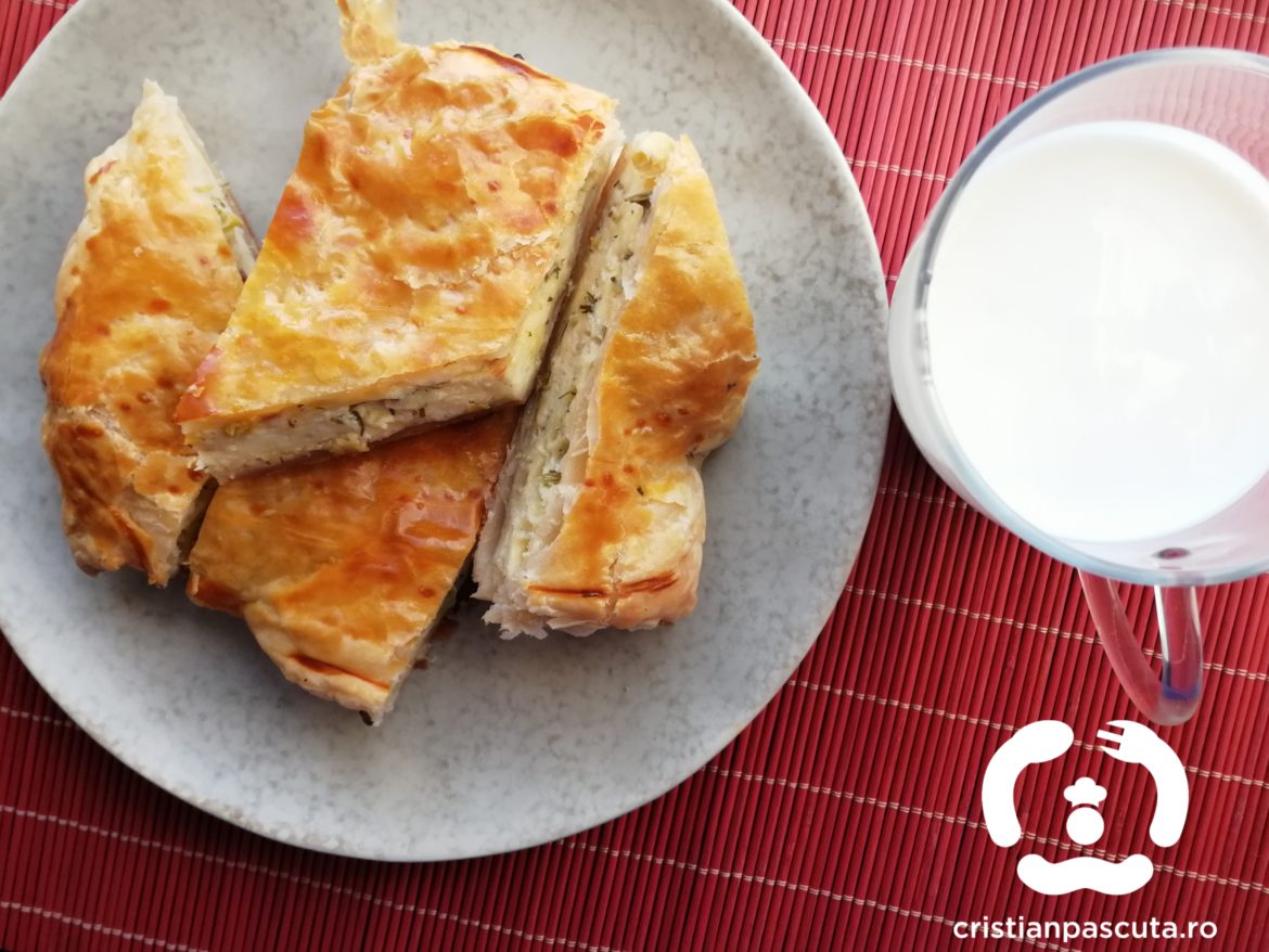 Foietaj „aromat” cu mix de cas si cascaval ;-) si un pahar de ayran